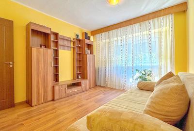 Apartament cu 3 camere decomandat, mobilat în Blumăna