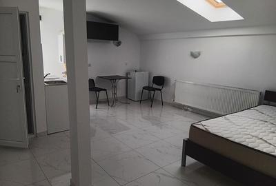 Garsonieră decomandată în Central - 4