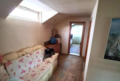Casă cu 6 camere cu Teren 385 Mp în Central - 2