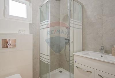 Casă cu 7 camere cu Teren 1400 Mp în Stupini - 13