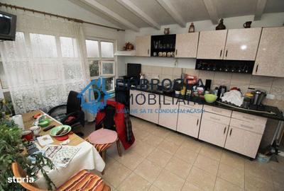 Casă cu 7 camere cu Teren 1000 Mp în Păcii - 8