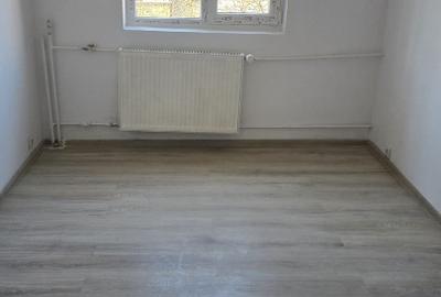 Apartament cu 4 camere decomandat în Dacia - 1