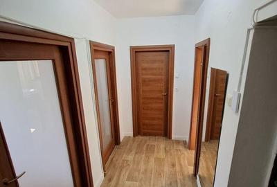 Apartament cu 3 camere decomandat în Gruia - 2