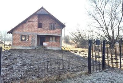 Casă cu 2 camere cu Teren 2100 Mp în Românași - 5