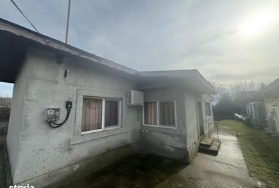 Casă cu 3 camere în Uiești - 11