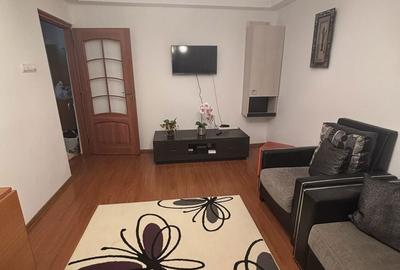 Apartament cu 3 camere decomandat în 9 Mai - 2