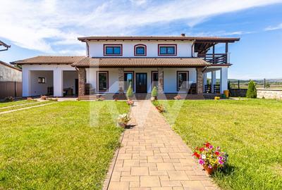 Casa deosebita in Fagaras - ultrafinisata, spatioasa si eleganta - 1