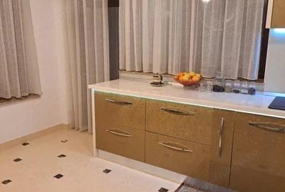 Vila P+1+M la cheie,428 mp,500 m de plajainvesti?ie excelenta! - 2