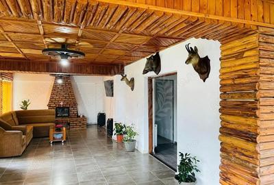 Casă cu 13 camere cu Teren 2400 Mp în Brebu - 1