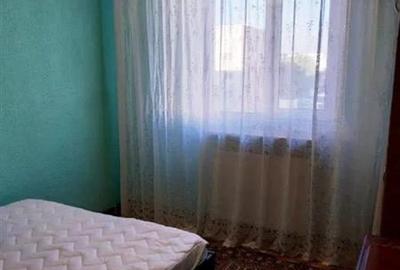 Apartament cu 2 camere semidecomandat, mobilat în Tractorul - 5