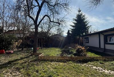 Casă cu 3 camere cu Canalizare în Florilor - 2