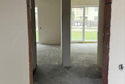 Casă cu 4 camere în Chinteni