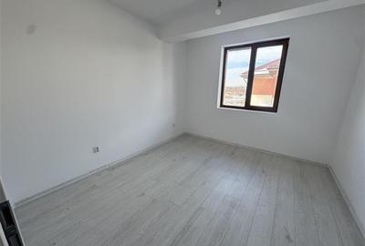 Casă cu 4 camere cu Teren 104 Mp în Central - 9