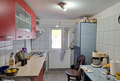 Casă cu 6 camere cu Teren 1000 Mp în Frumușani - 18