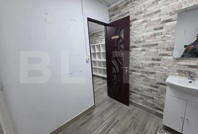 Spațiu comercial, de 73 mp, în Micro 4 - 2