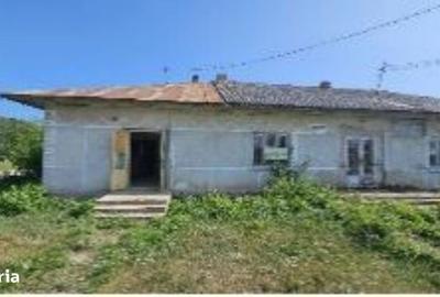 Casă cu 4 camere cu Teren 170.99 Mp în Avrămeni - 1