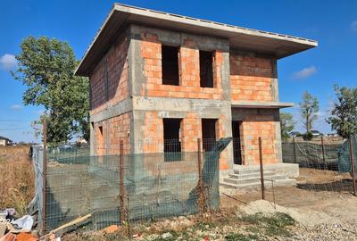 Casă cu 4 camere cu Teren 375 Mp în Roșu - 3