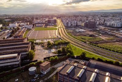 Teren Construcții intravilan de 4236 mp, în Tractorul - 8