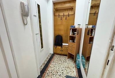 Garsoniera de la Drept, etaj 1, 28 mp, mobilata, centrala, 5 min metrou izvor - 7