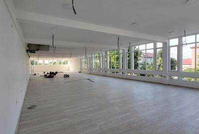 Spațiu comercial, de 600 mp, în Central - 3