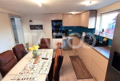 Casa insiruita pe 3 nivele cu etajele 1 si 2 in regim hotelier Strand - 3