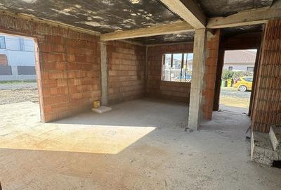 Casă cu 4 camere cu Teren 553 Mp în Moșnița Nouă - 2