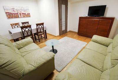 Apartament cu 3 camere decomandat, mobilat în Decebal