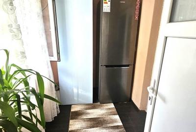 2 case la pret de una in Giulesti - lacul Morii/capatul tramvaiului 11 - 18