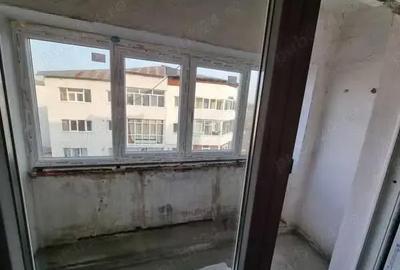 Apartament cu 3 camere în Mioriței