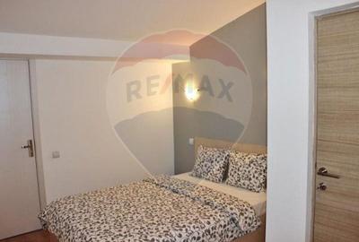 Hotel/Pensiune, de 906 mp, în P-ța Unirii - 19