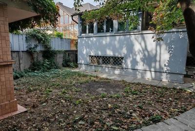 Casă cu 14 camere cu Canalizare în Arcul de Triumf - 9