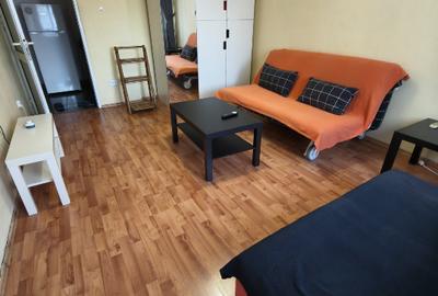 Garsonieră decomandată în Moșilor