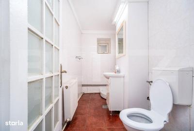 Spațiu comercial, de 72 mp, în Central - 4