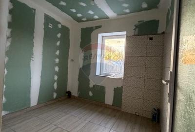 Casă cu 3 camere cu Teren 1179 Mp în Fierbinți-Târg - 8