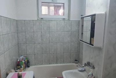 Apartament cu 2 camere decomandat în Horia