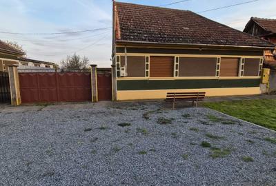 Casă cu 2 camere în Central