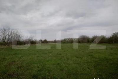 Teren de 3515 mp, în Central - 7