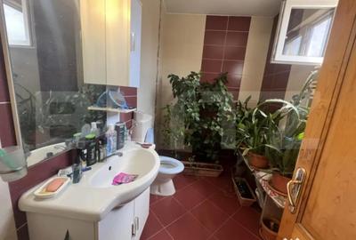 Casă cu 4 camere cu Teren 980 Mp în Ogra - 2