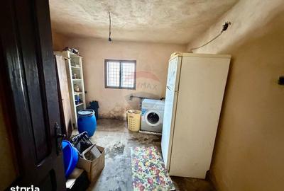 Casă cu 4 camere cu Teren 7727 Mp în Cârligele - 1