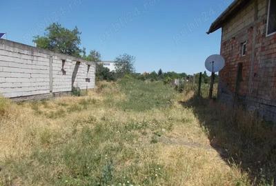 Casa neterminata langa Timisoara, Sacalaz, central, asfalt, utilitati, 1015 mp, FS=15,38mp. Com=0% - 3