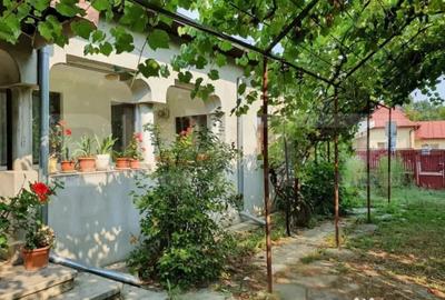 Casă cu 8 camere cu Teren 1038 Mp în Central - 14