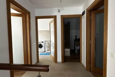 Casă cu 4 camere în Ipotești - 1