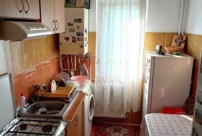 Apartament cu 2 camere, etaj 3/4, zona Podu Ros - 4