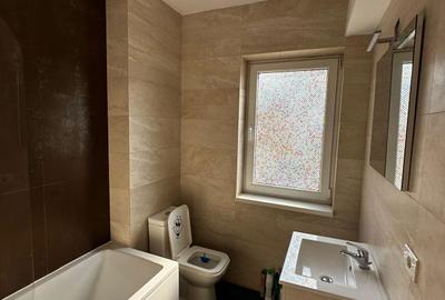 Apartament cu 3 camere decomandat în Berceni