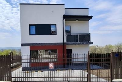 Casă individuală cu 4 camere în Pietrărie - 3