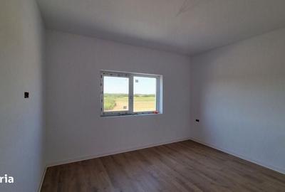 Casă cu 3 camere în Remetea Mare
