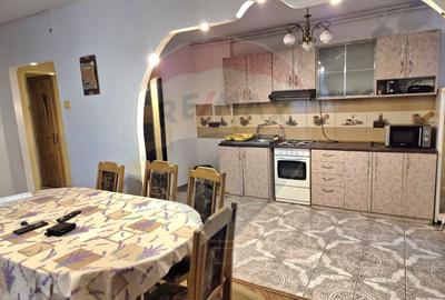 Apartament cu 4 camere in zona Central - 1