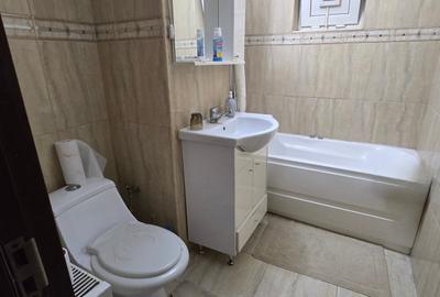 Apartament cu 3 camere decomandat, mobilat în Micro 3 - 6