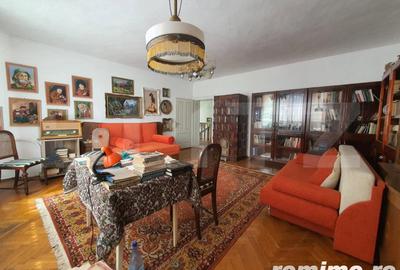 Casă cu 6 camere cu Teren 2387 Mp în Central - 1