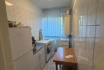 Apartament cu 3 camere semidecomandat în Orizont - 2